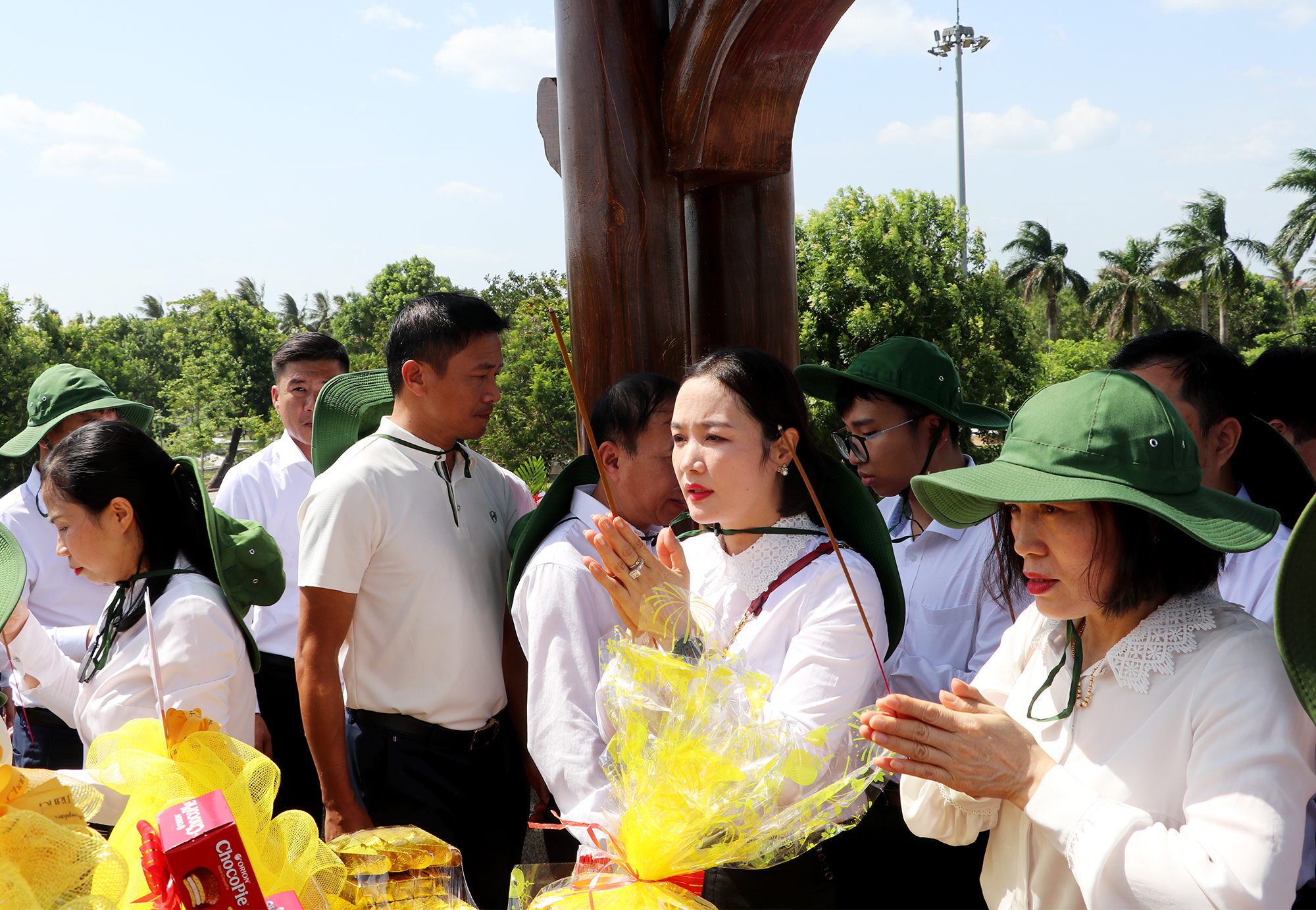 Anh-tin-bai
